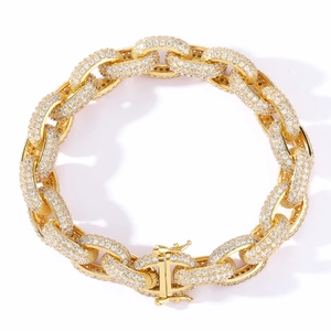 Detailansicht eines 13mm Gold Hip-Hop-Armbands mit Zirkonia-Mikropavé und Sicherheitsverschluss