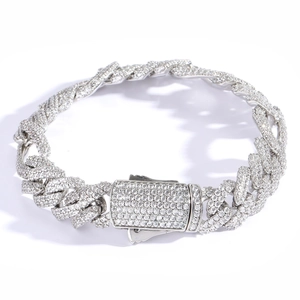 Bracelet gourmette 12mm argenté avec fermoir à ressort et pavage de zircons brillants