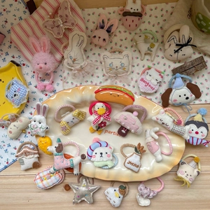 Détails d'élastiques à cheveux en peluche avec lapins, chats et broderies mignonnes