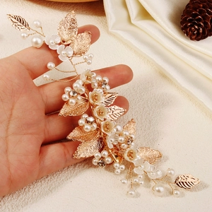 Barrette de mariage faite main avec feuilles dorées, fleurs et perles élégantes