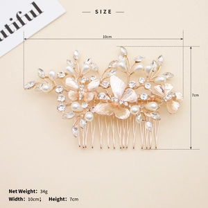 Vue détaillée du peigne à cheveux de mariée de 10 cm avec perles et strass