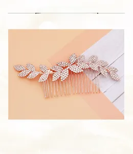 Detailansicht des rotgoldenen Blatt-Haarkamms mit funkelnden Kristallen für Brautfrisuren