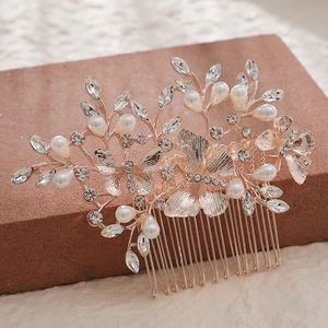 Peigne à cheveux de mariée doré rose élégant avec perles, cristaux et motif papillon
