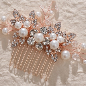 Peigne à cheveux de mariée en or rose avec perles blanches et fleurs en strass brillants