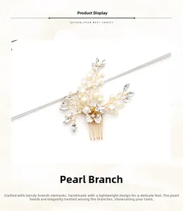 Détail d'un peigne à cheveux de mariée fait main avec fil doré, perles et branche de cristal