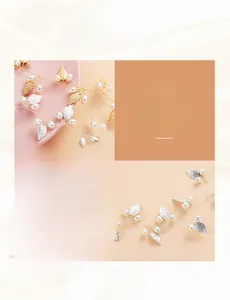 Détails macro du serre-tête de mariée fait main avec feuilles dorées et perles blanches