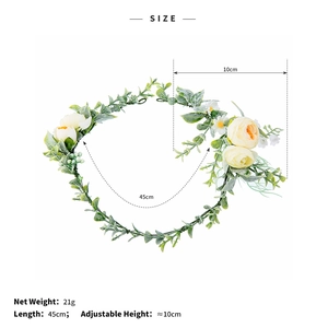 Détail du bandeau floral de mariée montrant les dimensions 45cm et le poids de 21g