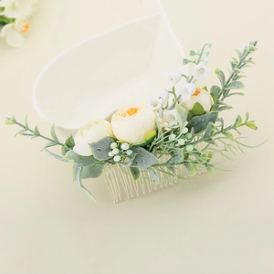Peigne à cheveux de mariée fait main avec roses crème et muguet pour coiffure de mariage