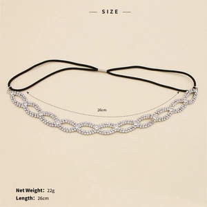 Detailed view of silver rhinestone headband with 26cm length and elastic band