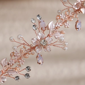 Vigne de cheveux de mariée faite main avec fil d'or rose, perles et fleurs