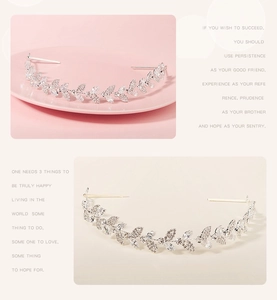 Dettaglio del cerchietto a foglia d'argento con cristalli chiari e strass marquise