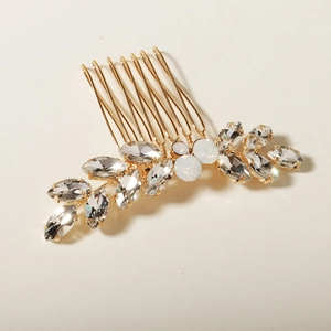 Eleganter goldener Haarkamm mit Blättern aus Strass und Opalsteinen für Brautfrisuren Styling