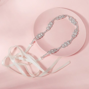 Ceinture de mariée élégante avec strass marquise et rubans en satin blanc à nouer