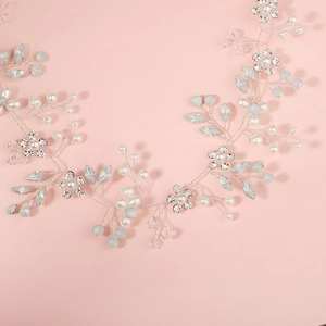 Bandeau de mariée argenté fait main avec perles blanches et perles bleues design floral