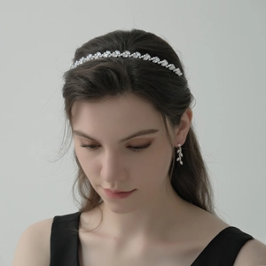 Ensemble serre-tête et boucles d'oreilles feuilles en argent avec zircons et perles