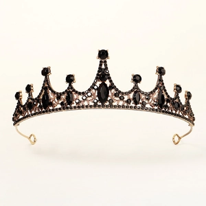 Elegante barokke tiara met zwarte strassteentjes voor bruiloften en Halloween-foto's.