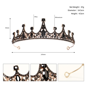 Detailweergaven van de vintage zwarte strass bruidskroon met goudlegering en afmetingen