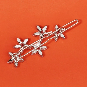 Barrette fleurie élégante en argent avec cristaux de zircon, pince à cheveux chic pour femme