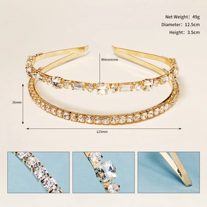 Détails macro du serre-tête doré à double couche avec strass, 12,5 cm de diamètre et 49 g