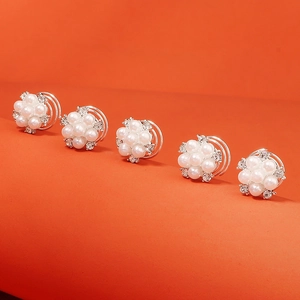 Lot de cinq épingles à cheveux spirales argentées avec perles blanches et strass