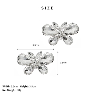 Size chart showing dimensions of 5.5x3.5cm for the crystal butterfly bridal shoe clip