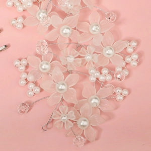 Handgefertigtes Braut-Stirnband mit weißen Blumen, Perlen und Kristallen auf Rosa