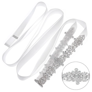 Élégante Ceinture de Mariage en Strass Faite à la Main Ruban de Satin Blanc Motif Floral pour Robe de Soirée Femme