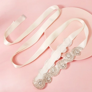 Élégante Ceinture de Mariée Faite à la Main avec Strass Ruban de Satin Beige Accessoires de Robe de Mariée pour Femme