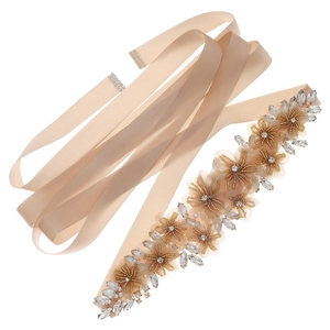 Cintura da sposa champagne con fiori di cristallo e perline su nastro di raso per abiti da sposa