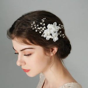 Handmade Bridal Hair Comb White Fabric Flower Rhinestone Artificial Pearl Silver Leaf Hairpiece For Wedding Party Women Jewelry