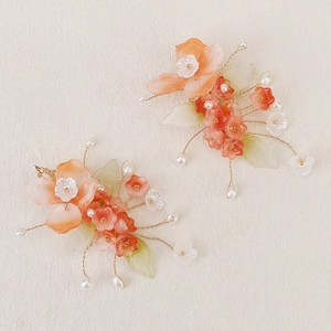 Barrettes à cheveux vintage pour mariée avec fleurs en résine et perles blanches