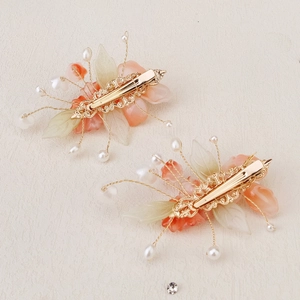 Barrettes à fleurs en résine faites à la main avec perles et base dorée style vintage
