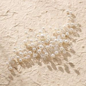 Peigne à cheveux de mariée fait main avec perles blanches et perles de cristal élégantes