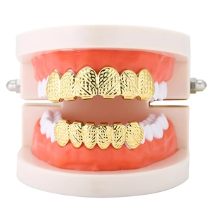 Hiphop vergulde grillz set met gegraveerde ananastextuur op de glanzende metalen tanden