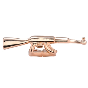 Grillz hip hop in oro rosa con design dettagliato del fucile AK-47 e finitura a specchio