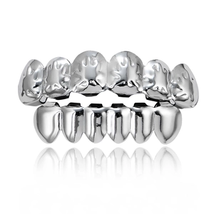 Γυαλισμένο ασημί σετ hip hop grillz με φινίρισμα καθρέφτη και σχέδιο φύλλο σφενδάμου