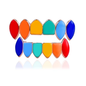 Ensemble grillz arc-en-ciel avec bords en or rose pour un style hip-hop vampire