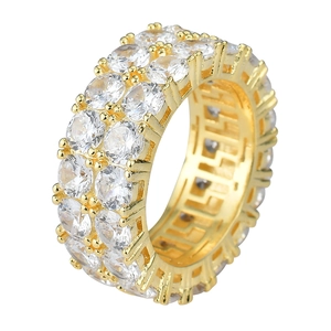 Anello hip hop placcato in oro con doppie file di zirconi scintillanti incastonati a griffe