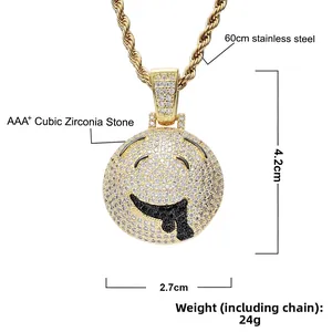 Nahaufnahme des Hip-Hop-Emoji-Anhängers mit Zirkonia-Steinen und 60cm langer Kette