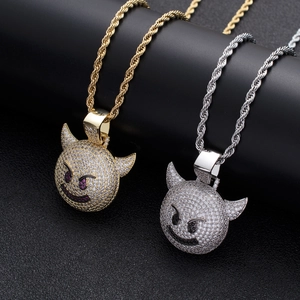 Collier Pendentif Visage de Diable Hip Hop Zircone Micro Incrustée Chaîne en Acier Inoxydable Bijoux de Mode Streetwear