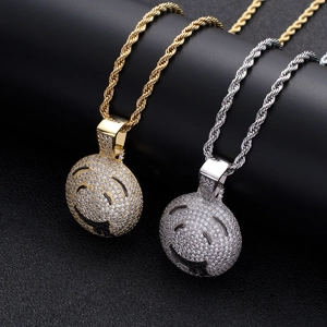 Iced Out Emoji Anhänger Halskette in Gold und Silber Optik mit Hip Hop Seilkette