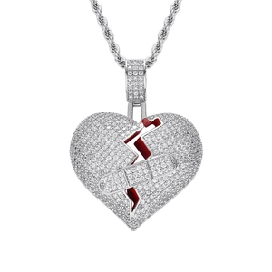 Collier Pendentif Cœur Brisé Hip Hop Avec Pansement en Zirconia Micro Pavé Chaîne Corde en Acier Inoxydable Bijoux en Cuivre Unisexe