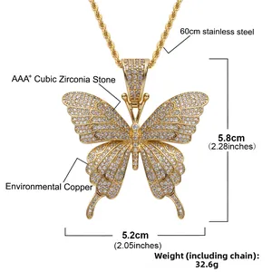 Detailansicht Schmetterlingsanhänger mit AAA-Zirkonia Steinen an goldener Kordelkette