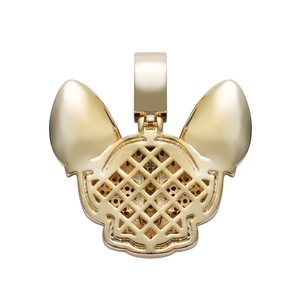 Vue détaillée de l'arrière d'un pendentif bouledogue doré avec maille en losange creux