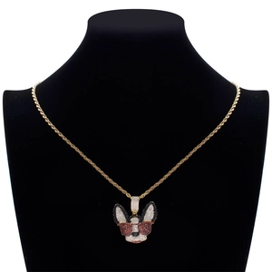 Chaîne hip hop dorée avec pendentif de bouledogue en cristaux et lunettes de soleil