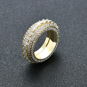 Anello girevole dorato a cinque file con pietre di zircone scintillanti in stile hip hop