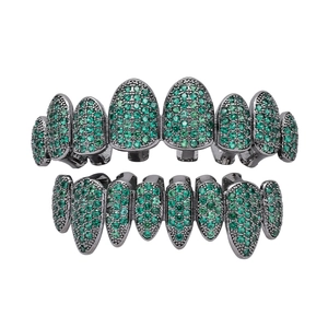 Set de grillz hip-hop avec zircons verts et finition en métal noir gunmetal