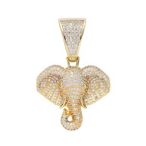 Vue détaillée du pendentif tête d'éléphant hip-hop avec zircons micro-pavés brillants