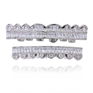 Ensemble grillz hip-hop en argent avec zircons baguette pour dents supérieures et bas