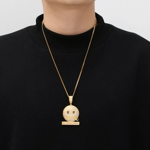 Hip hop gouden ketting met iced-out No Snitching emoji hanger aan gedraaide ketting